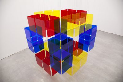 Primary Cube I | 200 x 200 x 200 cm | Acrylic and stainless steel cable