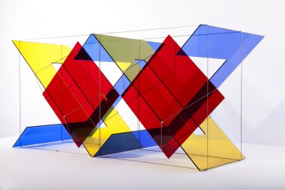 Multipositional III, 2012 | 48 x 70 x 36 cm | Glass and stainless steel cable