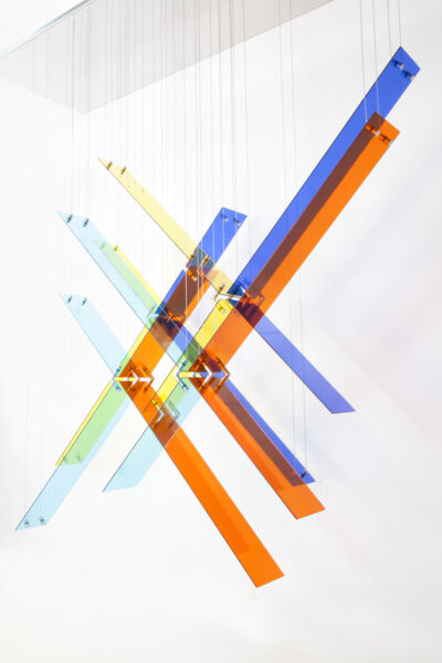 Angular VI, 2012 | 160 x 145 x 45 cm | Glass, stainless steel cable