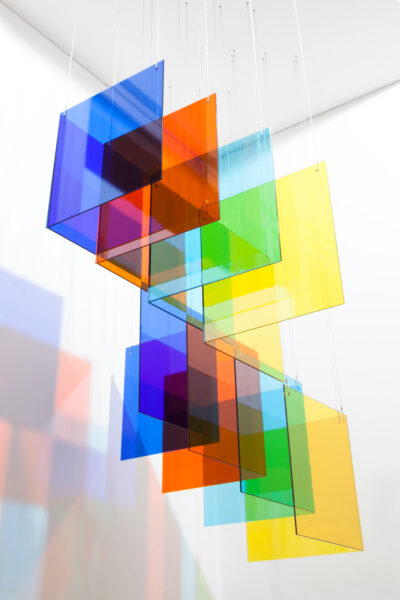 Angular VII, 2014 | 132 x 96 x 78 cm | Glass, stainless steel cable