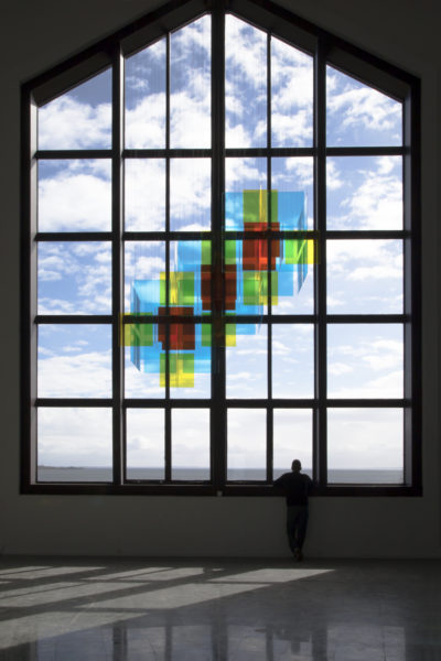 Cubic Progression II, 2015 | 290 x 290 x 170 cm | Glass and stainless steel cable